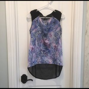 LovPosh SILKY SNAKE PRINT TUNIC TOP M